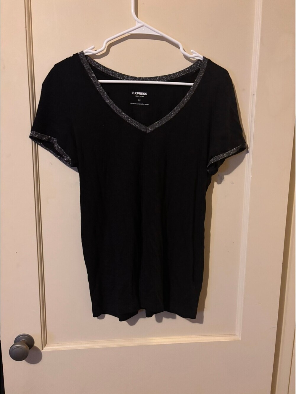 Express black V-neck tee Small